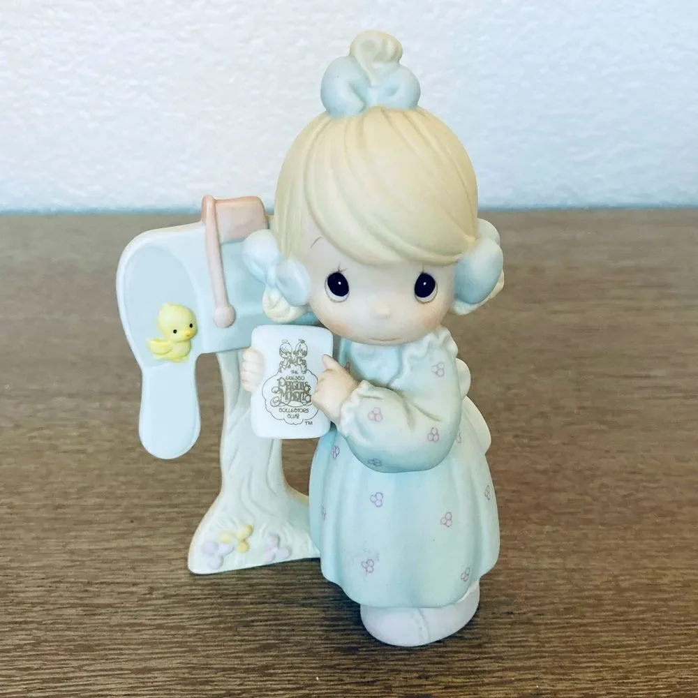 Precious Moments Sharing the Good News Together Figurine